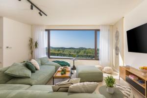 Villa Lumi - with private pool, sauna, outdoor jacuzzi, fitness room, table tennis