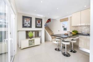 Stunning 2-Bedroom Beach Retreat in Vale do Lobo