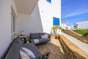 Stunning 2-Bedroom Beach Retreat in Vale do Lobo