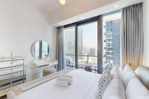 Vacationer Holiday Homes I Chic 2 Bedroom I Prime Location in Dubai Marina