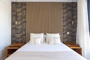 Skyline Rooftop Pool & Coworking by ELE Apartments