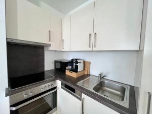 Funky Apartment near Central Station Free Parking