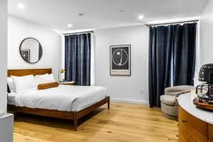 Historic DTWN Bangor, Steps to great Food & Drink, Room # 102 - Holden