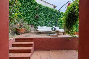One-Bedroom Apartment with Garden - Separate Building