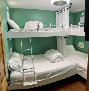 HappyDaze Condo: LakeRidge Views; Hot Tub; Pool