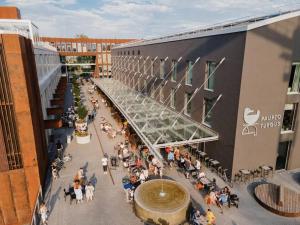 Cozy Japanese Oasis with Balcony, Gramophone, Netflix