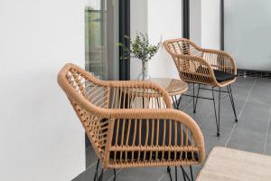 Bright Crystal Premium Apartment by BookingHost