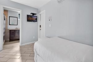 Stunning Beach Haven! Steps to the Beach & Pet Friendly!