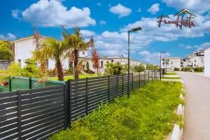 DisneyLand 13min - KingSize Bed - Private Parking - Terrace - Calm Village - Pontcarré