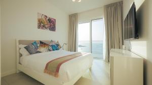 Spacious La Vie 3BR with Private Beach Access by ANW Vacation Homes