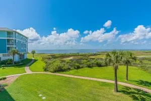 Stunning Views Beach Club 2 Pools and Amenities - Red Fish Cove