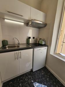 Face port Vauban - En plein cœur du vieil Antibes