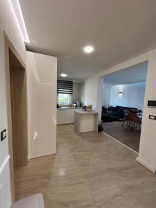 Daphne Luxe Retreat -Sea View-King size bed-