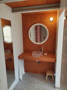 LAlmàssera - Chimenea y montaña para grupos en Aielo de Rugat