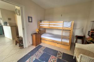 Nest with beautiful garden and sea view