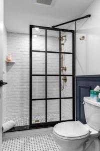 King Bed, DTWN Historic Hotel, Fiber Wifi, 50 in Roku TV, Room # 106