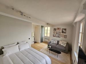 Face port Vauban - En plein cœur du vieil Antibes