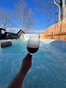 HideOut City - Edgetts Landing