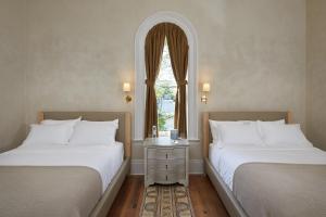 Heights House Hotel