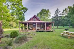 Restored Buchanan Log Cabin on 9-Mile Creek! - Reba
