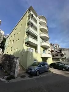 Quiet Studio in Becići-Next to Hotel Mediteran- Garage free - Boreti