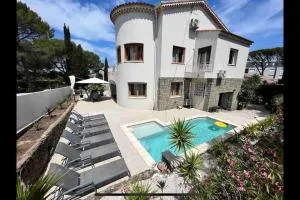 Élégance Villa à Saint-Raphaël - Valescure