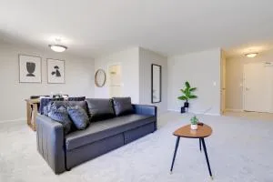 Style and Convenience Apartment at Crystal City - Arlington