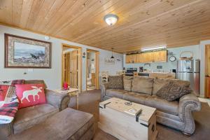 Creekside Suites 22 by Estes Park Condos