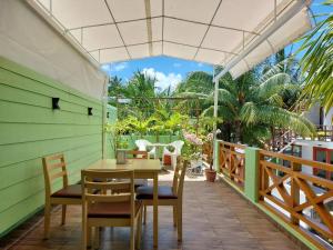 Turtle Maldives - Your Gateway to the Beach & Marine Adventures Await!