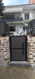 calm stone house elemm