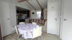 Mobil home confort - Plage Piscine - 4 personnes - La Cotinière - Ile dOléron