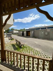 Wild nest king size bed