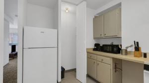 PP 1009 Beautiful Corporate 2br Apt, Pool