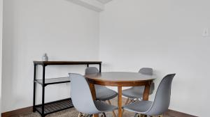 PP 1009 Beautiful Corporate 2br Apt, Pool