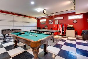 Shared Game Room and Lake Access Hiram Apartment