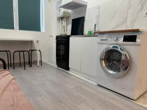 Wild nest king size bed