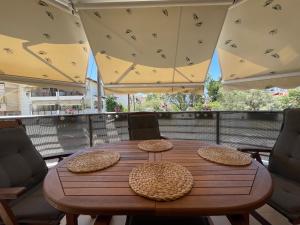 Fterna Family Apartment Perea - 2 Bedrooms, Balcony, Near Beach & Airport
