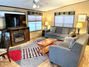 Vine Ridge Resort - Cottages