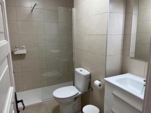 Apart Hotel 1 bed Apartment 8A1, Victoria Court 1, Los Cristianos, Tenerife