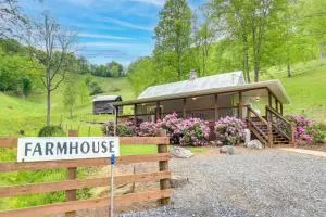 Cozy Mars Hill Farmhouse with Scenic Views - Mars Hill