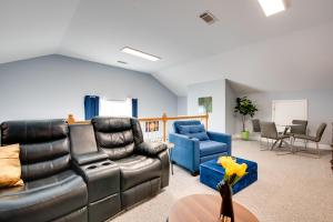 Walk to Lake Hiram Hideaway with Shared Gazebo!