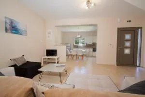 Jasmine Maisonette - Razáta