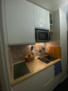 Studio neuf cozy avec balcon, 11e arr Voltaire, proche Bastille