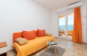 Apartments Orange 