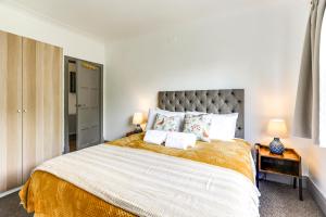 Wisteria Apt Spacious 3BR & Balcony