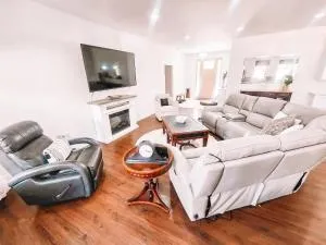 Pet Friendly Rancher Brand New on 40 Acres - Salida