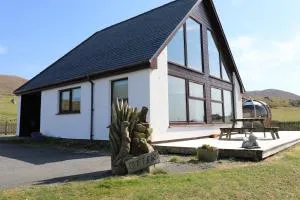 Otter Cottage - Berneray