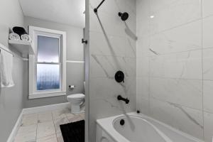 7BR house 19 ppl DT Windsor WD Free Parking