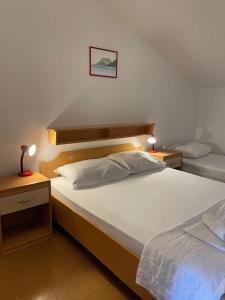 Apartments by the sea Zuljana, Peljesac - 4577