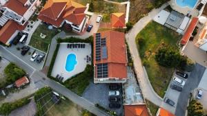 Apartments with a swimming pool Lopar, Rab - 22978 